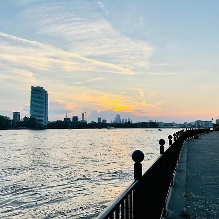 Riverside Premium Double Room Garden View E14 Londra Esterno foto