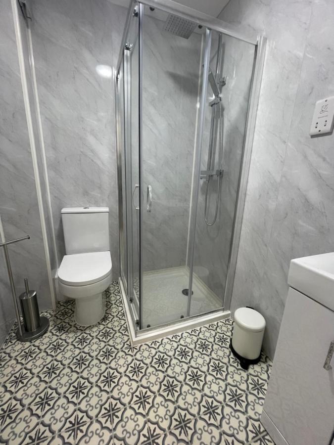 Riverside Premium Double Room Garden View E14 Londra Esterno foto