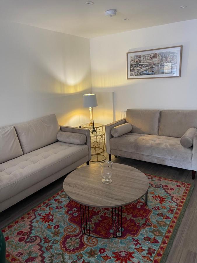 Riverside Premium Double Room Garden View E14 Londra Esterno foto